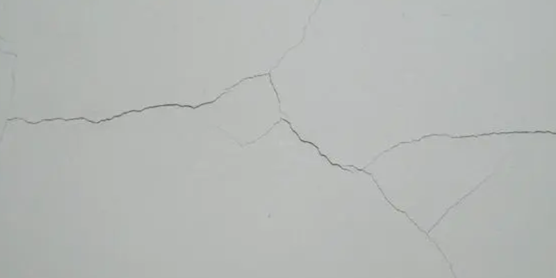 房屋有裂缝的时候改如何处理